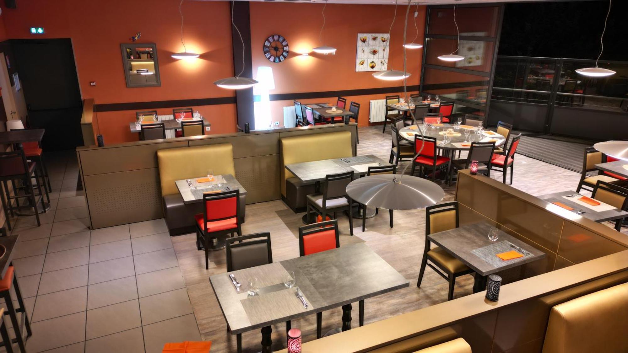 蜂鸟酒店 图尔尼 外观 照片