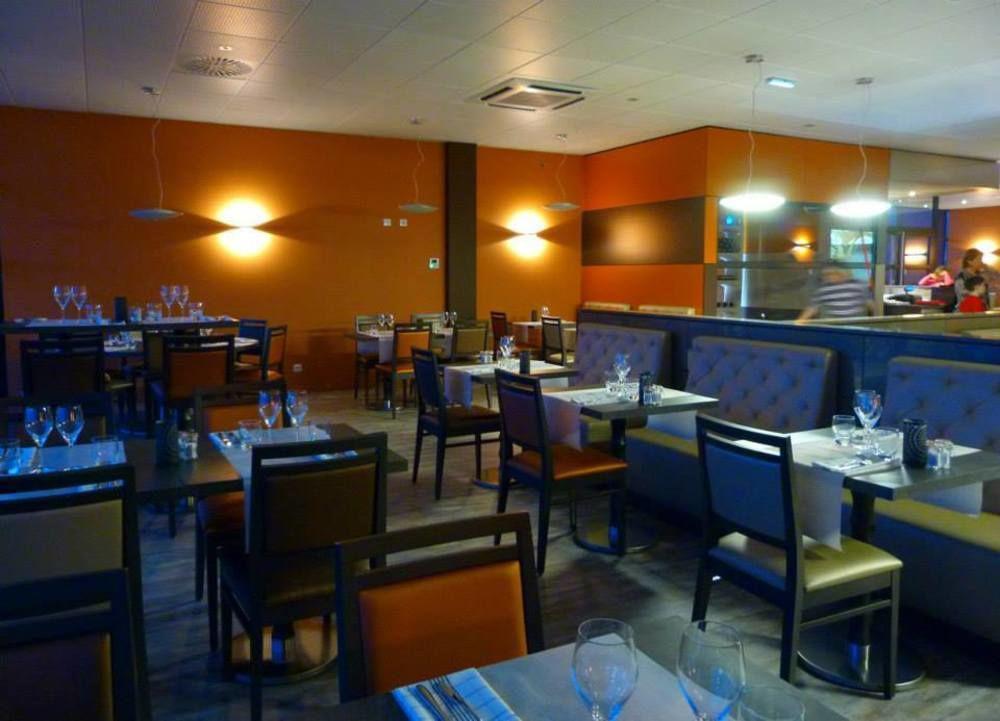 蜂鸟酒店 图尔尼 外观 照片